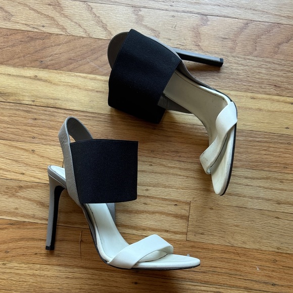 Elegant Black and White High Heels - Picture 1 of 7